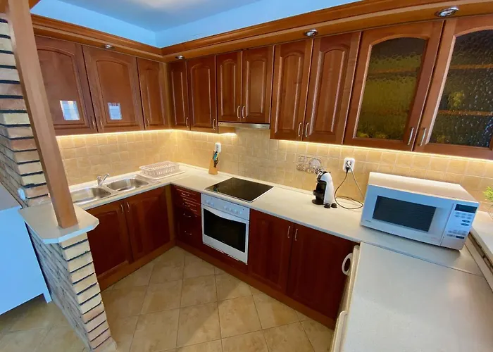 Bonita & Garage * באלאטונפורד